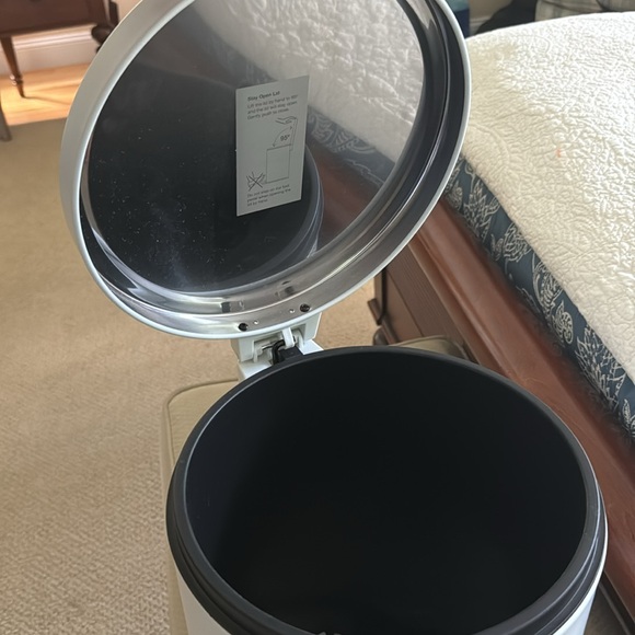 15" inch tall waste paper basket with removable insert - Picture 3 of 5